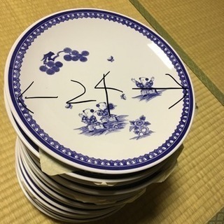 (最終値下げ❗️)唐子柄メラミン皿(24cm)