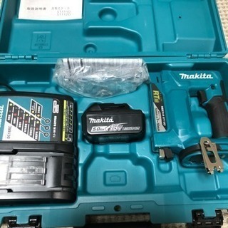 取引中 マキタ 充電式タッカ ST112D 新品
