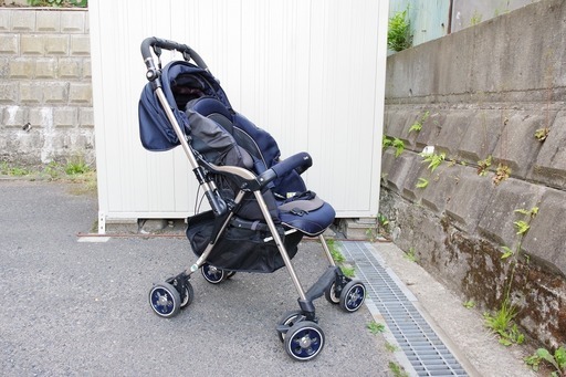 「再度値下しました」A型　ベビーカー　コンビ　ホワイトレーベル　ディアクラッセ auto4cas XB-600　ブリーズネイビー　NB