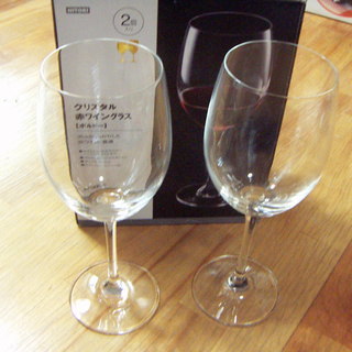 ニトリ　クリスタル赤ワイングラス　大き目　２個入り　未使用