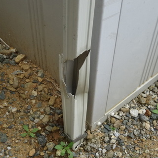 成約致しました♪INABA イナバ 縦長 大型 物置 引き戸口2箇所あり 要