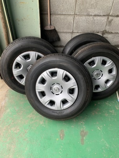 ハイエース タイヤホイール ４本セット 中古
