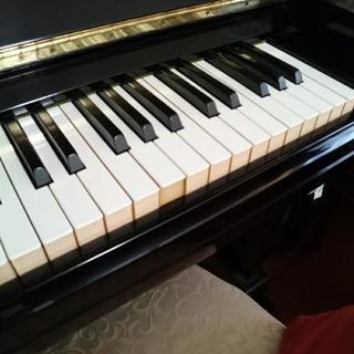 アップライトピアノと椅子2個(取引中)