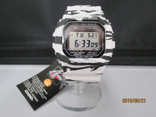カシオ　腕時計　G-SHOCK　M5610BW-7ER