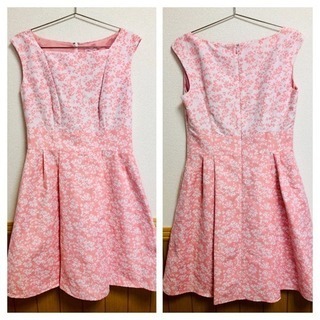 ☆新品タグ付き☆TOCCA【洗える！】上品花柄フレアドレス : サイズ4