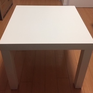 白のローテーブル 正方形 1年のみ使用