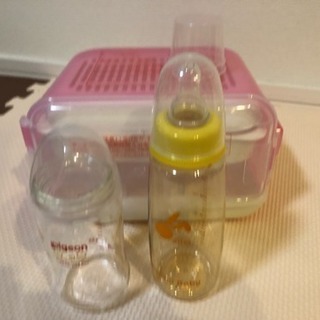 哺乳瓶消毒箱&哺乳瓶2本