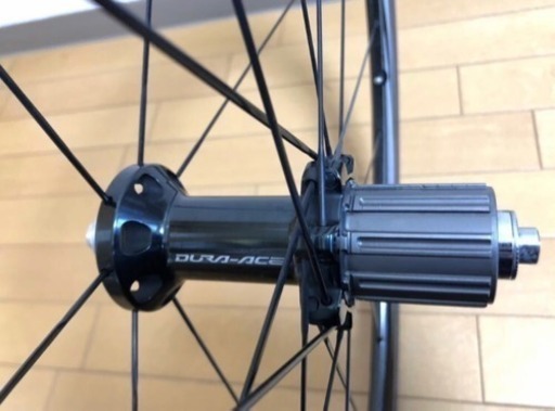 SHIMANO デュラエース c24 9000 カーボン チューブラー タイヤ付き SHIMANO デュラエース c24 9000 カーボン チューブラー タイヤ付き
