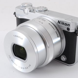 Nikon 1 J5 シルバー レンズキット★ボディ&レンズは新...