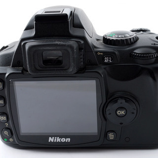 Nikon D40 レンズキット☆極上美品☆新品8GB SDカード、ストラップ付き！