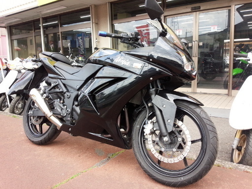 NO.2681　Ｎｉｎｊａ２５０Ｒ（ニンジャ２５０Ｒ） パワーボックスマフラー付き　水冷４サイクル２気筒　ＦＩ車　ブラック　☆彡