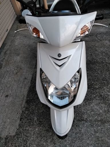 走行距離少　7700km　人気の白　インジェクション　ヤマハ　シグナス　バッテリー新品お付けいたします。 走行距離少 7700km 人気の白 インジェクション ヤマハ シグナス