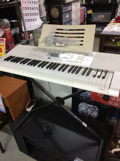 ★来店限定　CASIO　光ナビゲーション電子キーボード　61鍵盤　200曲内蔵　LK-222　2015年製　マイク付き　中古