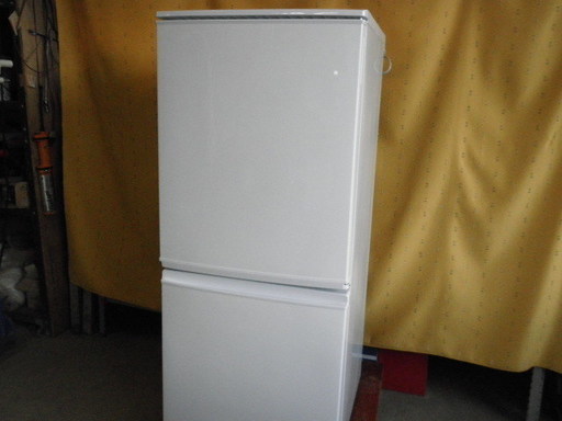 シャープ SHARP　SJ-D14A-W ２ドアノンフロン 冷凍冷蔵庫 ２０１５年 美品無料配送（弊社から２０キロまで）
