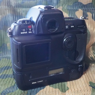 中古 Nikon D1X