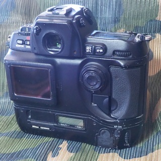 中古　Nikon　D1H