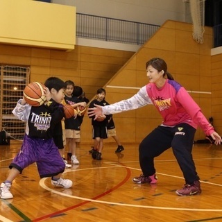 笑顔が自慢のバスケットボールスクールです − 神奈川県