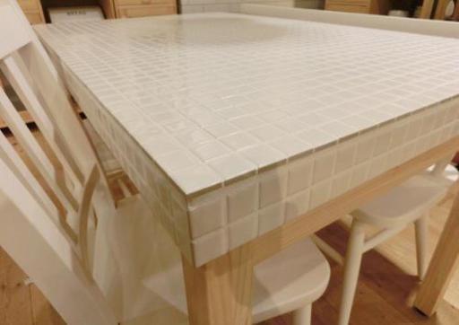 国内家具ブランド　momonatural モモナチュラルのMOSAIC TOP TABLEです