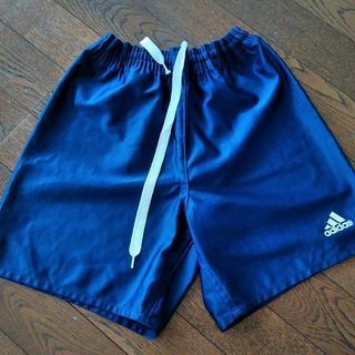 ⚽adidas サッカーパンツ　紺　140cm