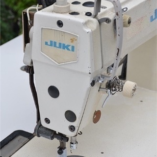 JUKIの工業用 自動糸切1本針本縫ミシン DDL-5580N