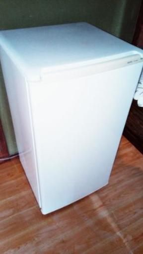 小型冷蔵庫　SANYO　容量75 L　SR-YM80