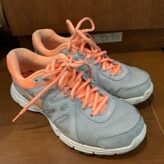 NIKE、PUMA スニーカー