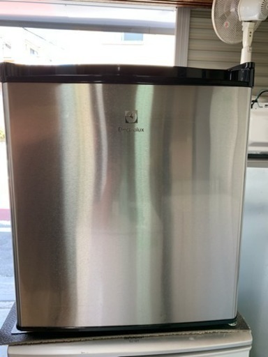 冷蔵庫 Electrolux エレクトロラックス 1ドア 45L ERB0500SA-RJP 2015年 SG