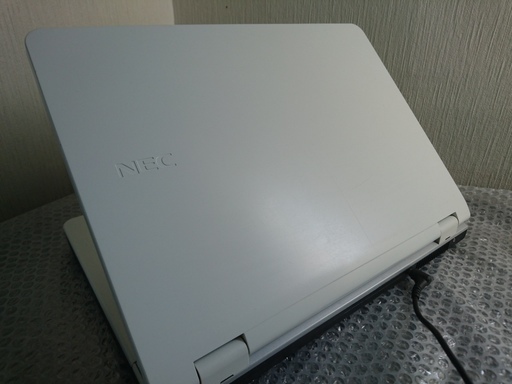 お取引中です】綺麗なホワイト NEC 15インチ core i5 8GB SSD カメラ