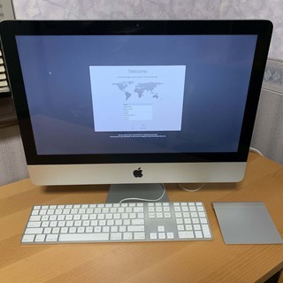 iMac Mid 2011 シンガポールで購入したものです。