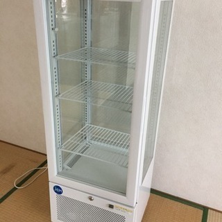 4面ガラス冷蔵庫
