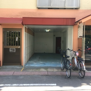 ★貸店舗・事務所★南海高野線「沢ノ町」駅５分　１階路面店２１㎡　駐輪場有　シャッター有 5階建/1階 - レンタルオフィス