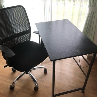 机と椅子のセット