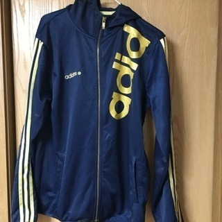 adidasパーカー