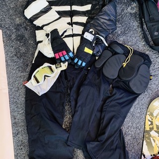 【中古】スノーボード146cm 一式セット バートンBURTON ビンディング ブーツ グローブ ウェア　格安で譲ります