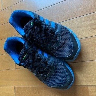 adidas  スニーカー   25.5cm