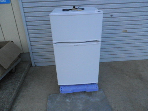 エスキュービズム 2ドア冷凍冷蔵庫 90LWR-2090-W 2017年製 美品 無料配送（弊社から２０キロまで