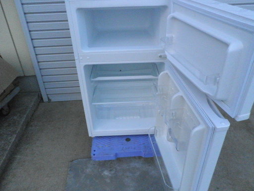 エスキュービズム 2ドア冷凍冷蔵庫 90LWR-2090-W 2017年製 美品 無料配送（弊社から２０キロまで