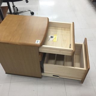 取りに来て頂ける方限定!浜本工芸の学習机のご紹介です