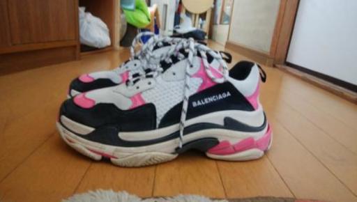 ブランド品！BALENCIAGA！トリプルエス！