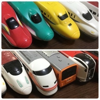 【最終値下げ 23日まで】ダイソー 電車シリーズ車庫付き 18台セット