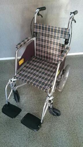 ミキ 介助用車椅子 スレンダータイプです。