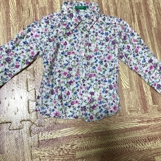 ベネトン  花柄長袖シャツ  74