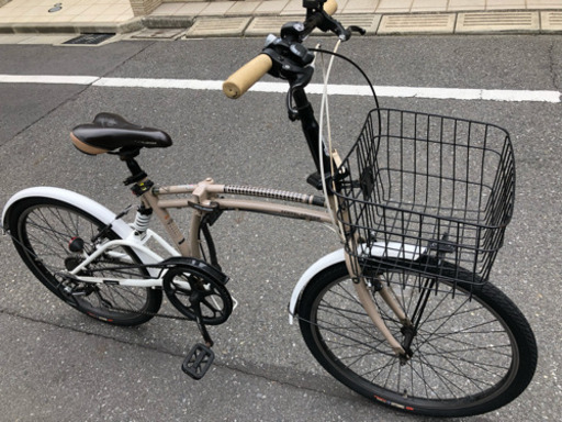 タイヤ新品、美品！24インチ折り畳み 7段変速