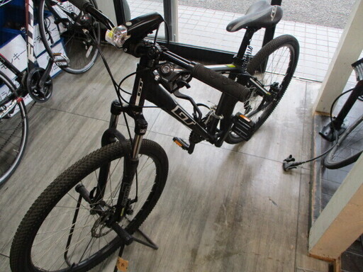 エコプラス小倉南店】GT マウンテンバイク アグレッサー ブラック色 3