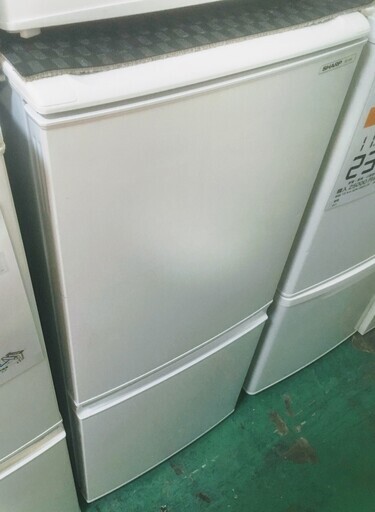 【送料無料・設置無料サービス有り】冷蔵庫 SHARP SJ-914-W 中古