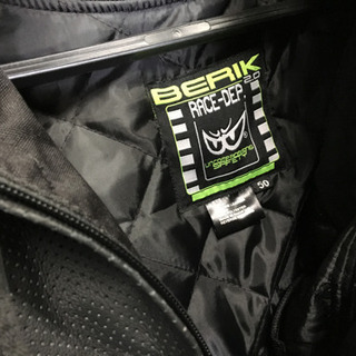 [BERIK]新品パンチングレザー/メッシュジャケット Lサイズ BERIK]新品パンチングレザー/メッシュジャケット Lサイズ