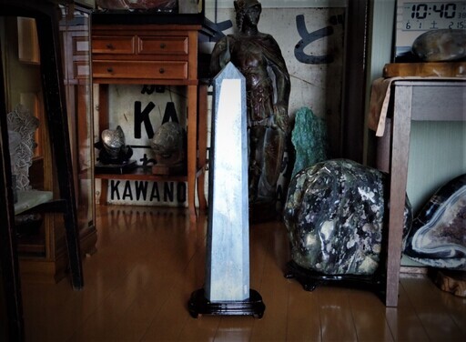 Ｈ60cm　六角柱　石の種類不明　一本剣