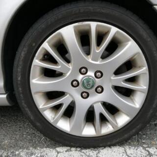 部品取りです。　ジャガー　Xタイプ　
GH-J51YA 
17インチアルミホイールやカーナビ、ABS、スロットルバルブ、ドア、フェンダー、ヘッドライト