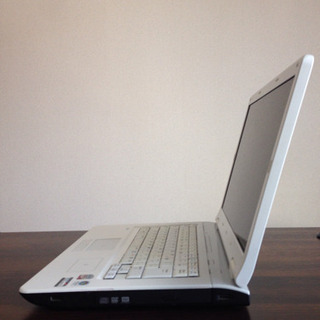 値下げ‼️液晶綺麗✨大画面 ホワイト白NECノートパソコン本体最新OS