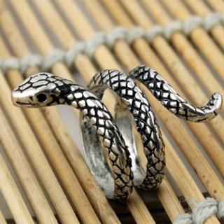 〈値下げ〉スネーク 蛇 指輪 新品未使用品